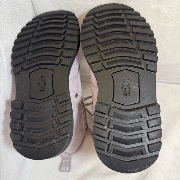 UGG GIRLS K RYANN BOOTS 1153522K PATENT LEATHER LACE-UP & ZIP LAVENDER SIZE 2 - Picture 9 of 9